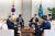  윤석열 대통령이 24일 용산 대통령실 집무실에서 아제이 방가 세계은행 총재를 접견하고 있다. 사진 대통령실