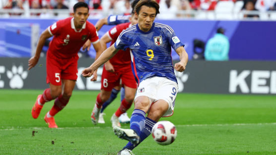 일본, 인도네시아에 전반 1-0 리드…한국 16강행 8부 능선 넘었다