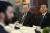 류젠차오(劉建超, 가운데) 중국 공산당 대외부장이 지난 12일(현지시간) 미국 워싱턴DC를 방문해 토니 블링컨 국무장관 등 미국 인사들을 만나고 있다. AP=연합뉴스