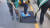 서울시 관계자들이 서울 송파구 잠실동에서 발생한 포트홀을 긴급보수하고 있다. [사진 서울시]