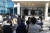 26일 오전 배현진 국민의힘 의원이 치료중인 서울 용산구 순천향대학교 병원 본관 앞에 취재진들이 대기하고 있다. 뉴스1