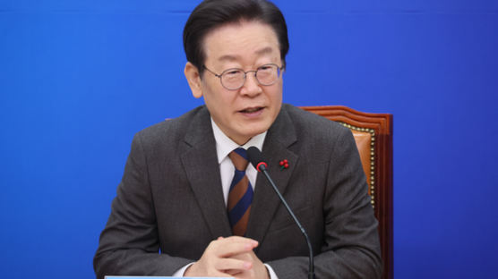 이재명 "尹, 2년간 정적 죽이기 올인…총선 승리로 위기 극복"