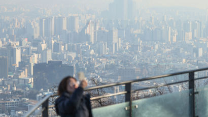 내일 바람 흐름 바뀐다…전국 고농도 미세먼지 장막 걷힐 듯 