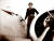1937년 5월 20일 록히드 10 엘렉트라의 날개에 앉아 있는 미국 비행사 아멜리아 에어하트. AFP=연합뉴스