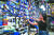 30일(현지시간) 엘살바도르의 한 상점에서 부켈레 대통령의 모습이 그려진 기념품들이 판매되고 있다. AFP=연합뉴스 