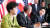 2014년 3월 26일(현지시간) 한미일 3자회담을 하기 위해 네덜란드 헤이그 미국 대사관저에 도착한 박근혜 대통령이 버락 오바마 미국대통령과 아베 신조 일본 총리의 모두발언을 듣고 있다. 중앙포토