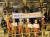 HMM 해원노조원들이 하림그룹의 인수를 반대하는 내용을 담은 현수막을 배 위에서 펼치고 있다. 사진 HMM해원노조