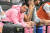 4일 홍콩 경기장에서 열린 홍콩 프로축구 올스타팀과 미국 인터마이애미 CF의 친선 경기가 열리는 가운데 리오넬 메시가 벤치에 앉아 껌을 씹고 있다. AFP=연합뉴스