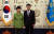 박근혜 대통령이 2015년 4월 16일 오후 비서실장, 특별보좌관, 수석비서관에 대한 임명장 및 위촉장을 수여하고 있다. 오른쪽은 윤상현 정무특보. 청와대사진기자단