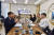 김시형 특허청장 직무대리(좌측 왼쪽에서 1번째)가 주식회사 트위니에 방문하여 간담회를 진행하고 애로사항을 청취하고 있다.