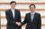 최상목(오른쪽) 경제부총리와 이창용 한국은행 총재가 6일 서울 중구 한국은행 본점에서 열린 확대 거시정책 협의회에 참석해 악수하고 있다. 사진공동취재단