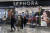 지난 2021년 미국 뉴욕 허드슨 야드 쇼핑몰에 있는 세포라 매장 모습. 세포라는 프랑스의 화장품 유통사로 루이비통모에헤네시그룹(LVMH)이 운영하고 있는 세계 1위 뷰티 편집숍이다. AP=연합뉴스
