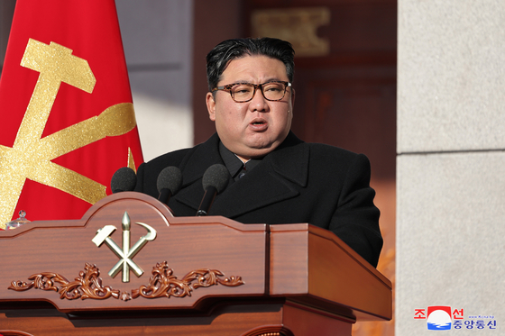 김정은 “韓, 가장 위해로운 제1적대국…우리 안전 위협”