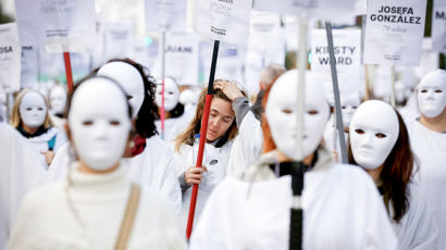 "한국도 극단적 상황"…남녀로 갈린 Z세대, 전세계가 다 이렇다