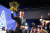 11일(현지시간) 핀란드 대선 결선에서 승리한 알렉산데르 스투브 전 총리가 수도 헬시키 시청에서 개최된 행사에 참석해 미소를 보이고 있다. AP=연합뉴스
