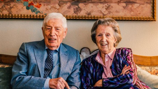 93세 동갑 아내와 동반 안락사…네덜란드 전 총리의 선택