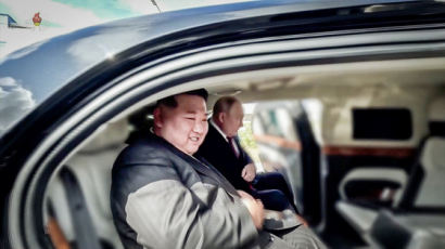 푸틴, 김정은에 러시아산 車 선물…김여정 "친분관계 증시"