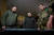 볼로디미르 젤렌스키 우크라이나 대통령(가운데)이 쿠피안스크 최전선 군 기지를 방문하고 있다. AFP=연합뉴스