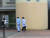 전공의 집단행동이 시작되기 하루 전인 지난 19일 부산대병원 쉼터에서 의료진이 환자와 걸어가며 대화를 나누고 있다. 김민주 기자