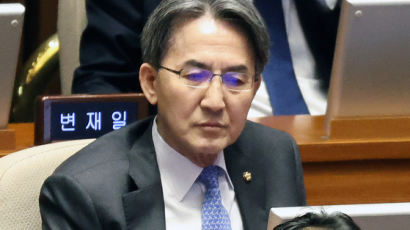 민주당 선관위원장 정필모 사퇴…‘정체불명’ 여론조사 논란 탓?