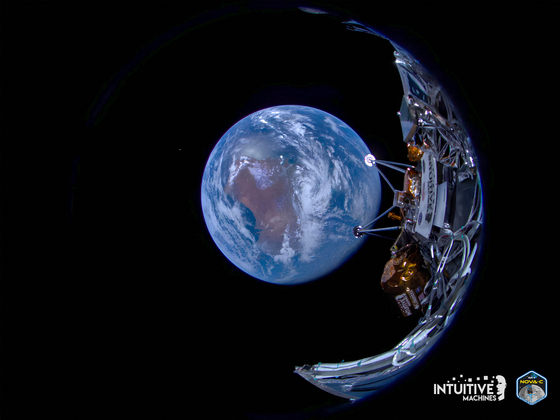 [사진] 민간 달 탐사선, 지구와 함께 찍은 셀카