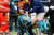 들것에 실려 나가는 여성 심판 과달루페 포라스. 사진 Teledeporte X 캡처