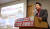 오세훈 서울시장이 1일 오전 서울시청에서 한강 리버버스의 운항계획을 설명하고 있다. 연합뉴스