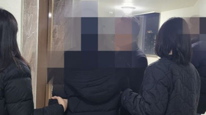 얼굴팩하다 "수갑 왜 채워요?"…강남 유흥업 마약女 체포 순간 [대한민국 마약 루트를 가다]