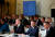 26일(현지시간) 에마뉘엘 마크롱 프랑스 대통령이 파리 엘리제궁에서 열린 우크라이나 지원 국제회의에서 유럽 국가 지도자들 앞에서 연설하고 있다. EPA=연합뉴스