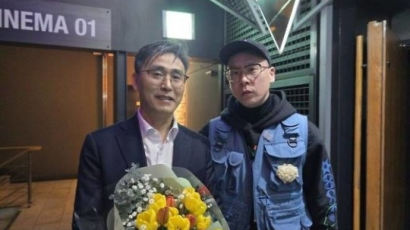 '건국전쟁' 악플에 댓글창 폐쇄한 나얼, 김덕영 감독 만났다
