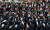 윤석열 대통령이 28일 오후 충북 괴산군 육군학생군사학교에서 열린 '2024 학군장교 임관식'에 참석해 임관한 학군장교들과 기념촬영을 하고 있다. 대통령실사진기자단 