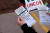 미국 미시간주 프라이머리(예비선거)가 열린 27일(현지시간) 한 유권자가 디어본의 한 초등학교에 설치된 투표소에서 조 바이든 대통령 대신 ‘지지후보 없음’에 투표할 것을 독려하는 내용의 유인물을 손에 들고 있다. AFP=연합뉴스