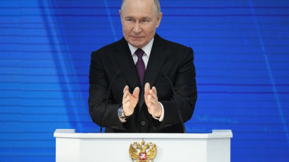 "우크라전에 군대 보내면 핵전쟁"…푸틴, 서방 향해 경고했다