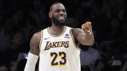 ‘킹’ 르브론 제임스, NBA 최초 통산 4만점 돌파