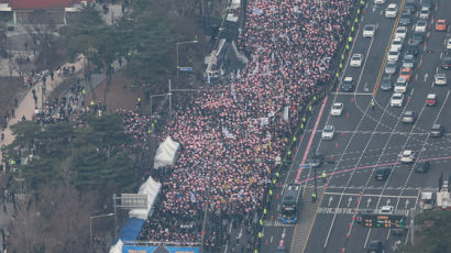 여의도 모인 의사 1만2000명…손 잡고 "현장 돌아가달라"는 시민들