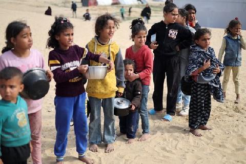 "가자지구 어린이 최소 15명 굶어 죽어…식량 불안 '위기' 수준"