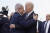 지난해 10월 조 바이든 미국 대통령이 이스라엘을 긴급 방문해 네타냐후 이스라엘 총리와 만나고 있다. 바이든 대통령은 이스라엘에 대한 전폭적 지원을 약속했지만, 이스라엘 지원에 대한 미국인의 부정적 여론이 급격하게 확대되고 있다. AP=연합뉴스