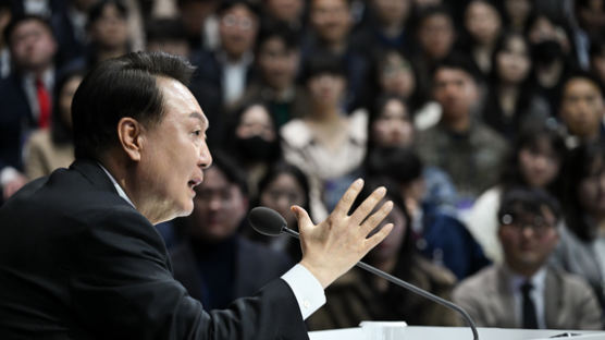 [속보] 尹 "의사 불법 집단행동 허용 안돼...정부, 국민생명권 수호"