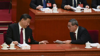 시진핑 ‘1인 체제’ 더 굳혔다…올해도 5% 경제성장 목표