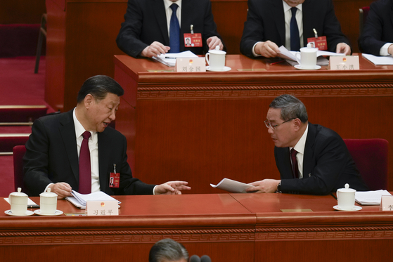 시진핑 ‘1인 체제’ 더 굳혔다…올해도 5% 경제성장 목표