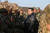 김정은 북한 국무위원장이 6일 북한군 서부지구 중요작전훈련기지를 방문해 훈련에 참가한 장병들을 격려하는 모습. 노동신문, 뉴스1