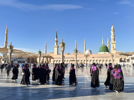 선지자 무함마드의 무덤이 있는 메디나는 2022년 비무슬림에게도 개방했다.