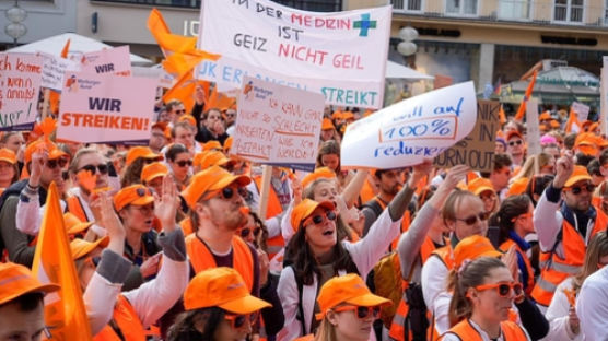 독일 의사 임금 12.5% 인상 요구…하루 파업에 1만명 참여