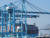 지난 8일 머스크 소속 선박이 100% 자동화 설비가 갖춰진 로테르담항 APM터미널에서 하역 작업을 진행하고 있다. /로테르담(네덜란드)=박영우 기자