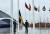 벨기에 브뤼셀에 있는 북대서양조약기구(나토) 본부 건물에서 지난 11일(현지시간) 스웨덴 국기 게양식이 열리고 있다. 스웨덴은 32번째 나토 회원국이 됐다. [연합뉴스]