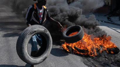 [사진] 총리 사의에도 아이티 폭력시위 계속
