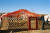 유목민이 천막(yurt, ger)을 세우는 모습