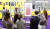 삼성전자 갤럭시 S24 시리즈가 공개 된 지난 1월 중순 서울 영등포구 타임스퀘어에 마련된 갤럭시AI 체험공간 ‘갤럭시 익스피리언스 스페이스’에서 실시간 번역 통화가 시연되고 있다. [뉴스1]