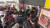 지난 7일 수원 지동못골시장에서 시민들과 인사를 나누는 한동훈 국민의힘 비대위원장(왼쪽 원)을 지켜보는 주진우씨(오른쪽 원). 사진 유튜브 캡처
