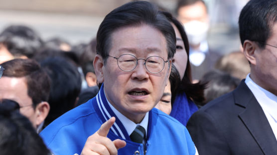 광주서 “반역집단 심판” 외친 이재명…“쫄리나?” 조국은 부산행